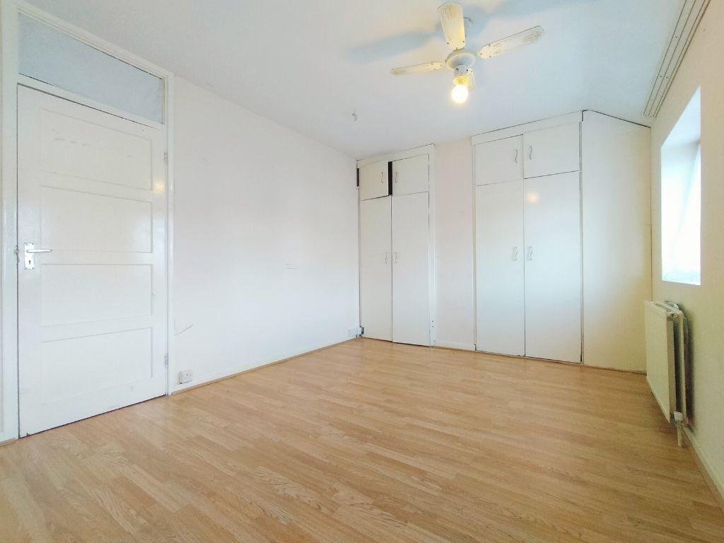 Photo 17- click for photo gallery